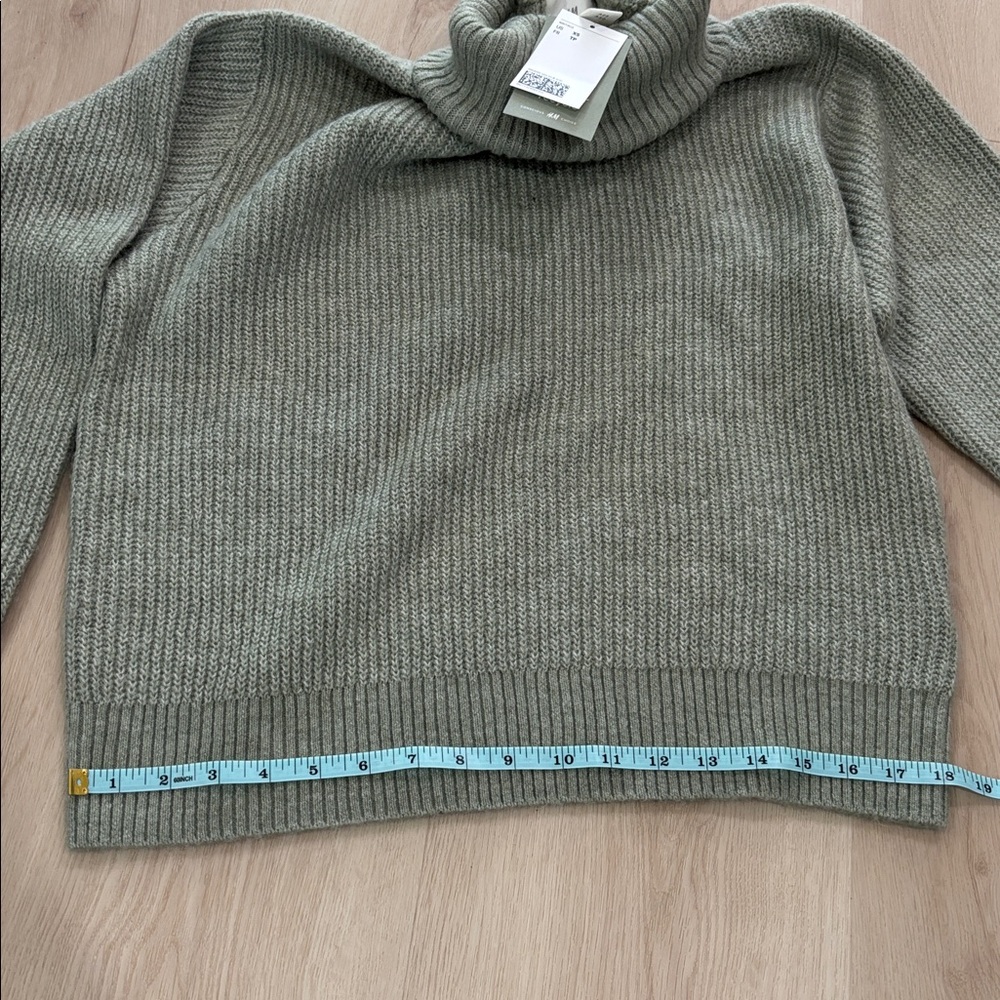 H&M Women's Cowl Neck Sweater in sage color Green - Picture 11 of 11